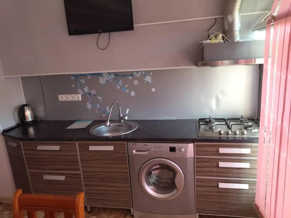 Hotel Gostinyi Dvor Bosteri Kültér fotó