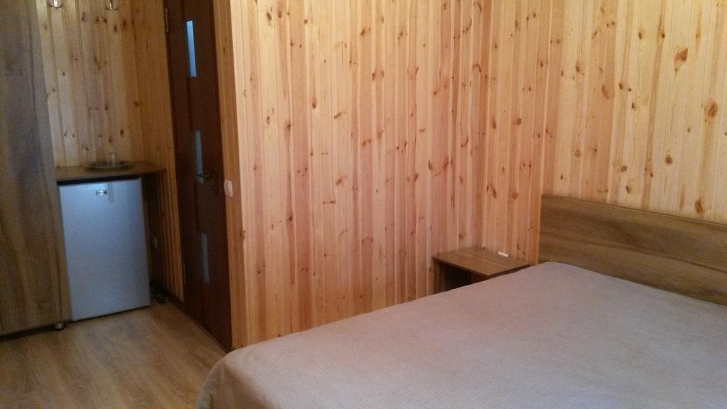 Hotel Gostinyi Dvor Bosteri Kültér fotó